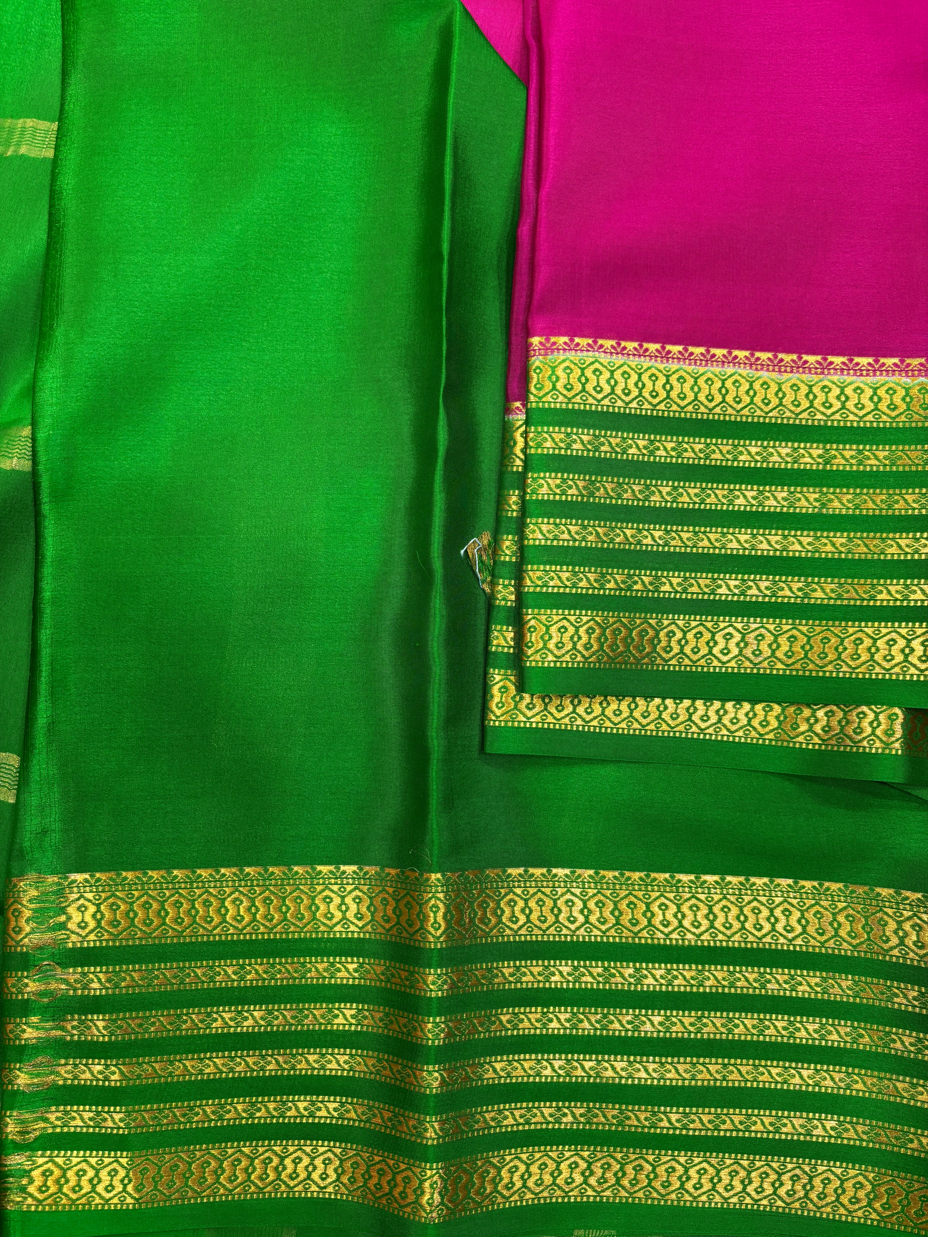 Pure Crepe Silk Saree With Silk Mark (GH4420)