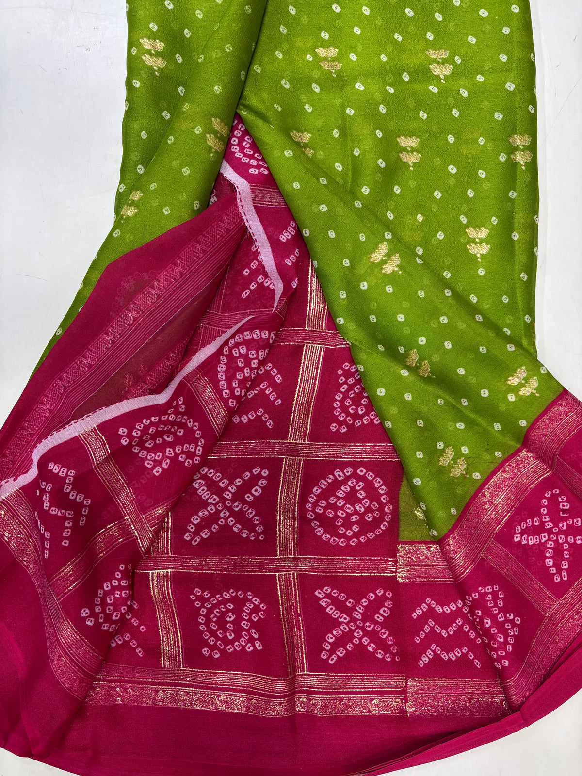 Trending Green & Magenta Fancy Saree