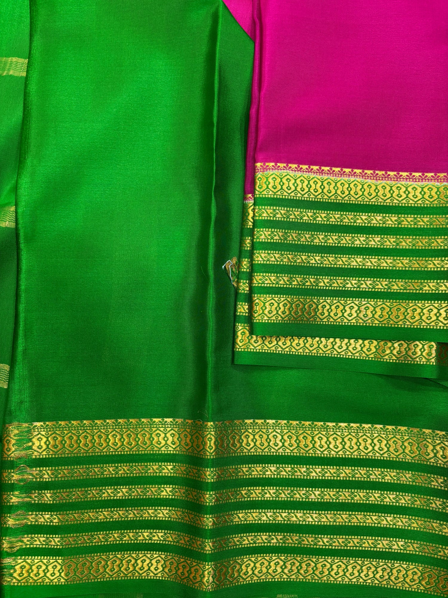 Pure Crepe Silk Saree With Silk Mark (GH4420)