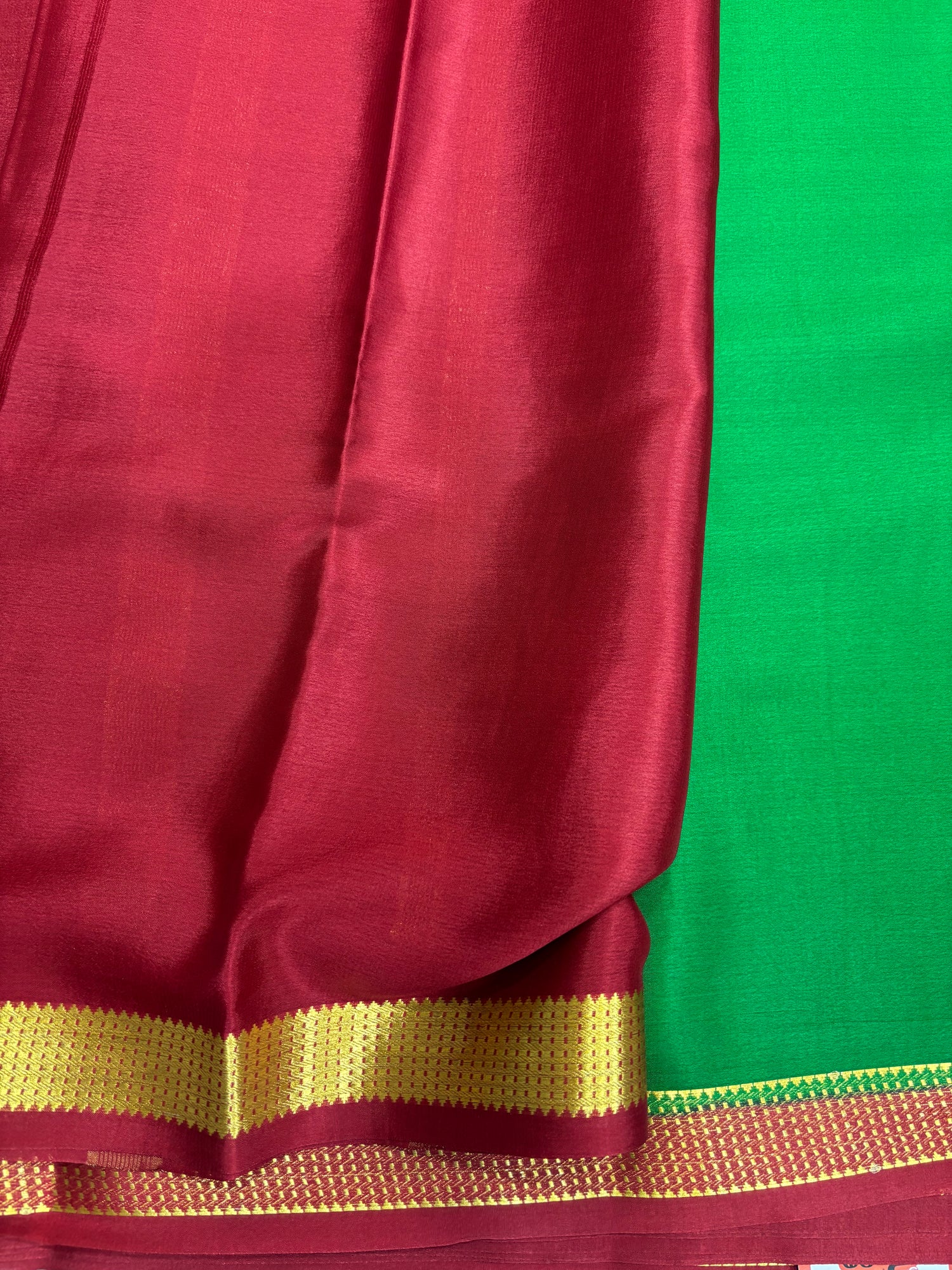 Green &amp; Maroon Pure Crepe Silk Saree With Silk Mark (GH4419)