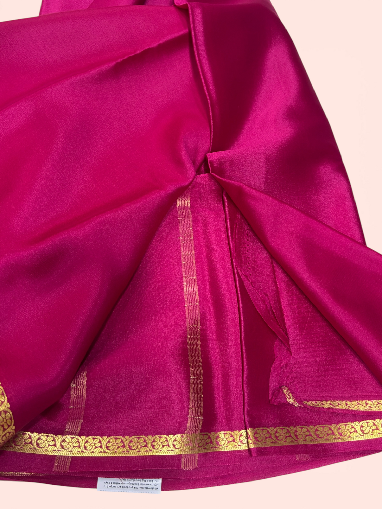 Pure Crepe Silk Magenta Saree with Ornate Border w/ Silk Mark