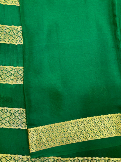 Pure Crepe Chex &amp; Small Motiff Silk Saree With Silk Mark (3432)